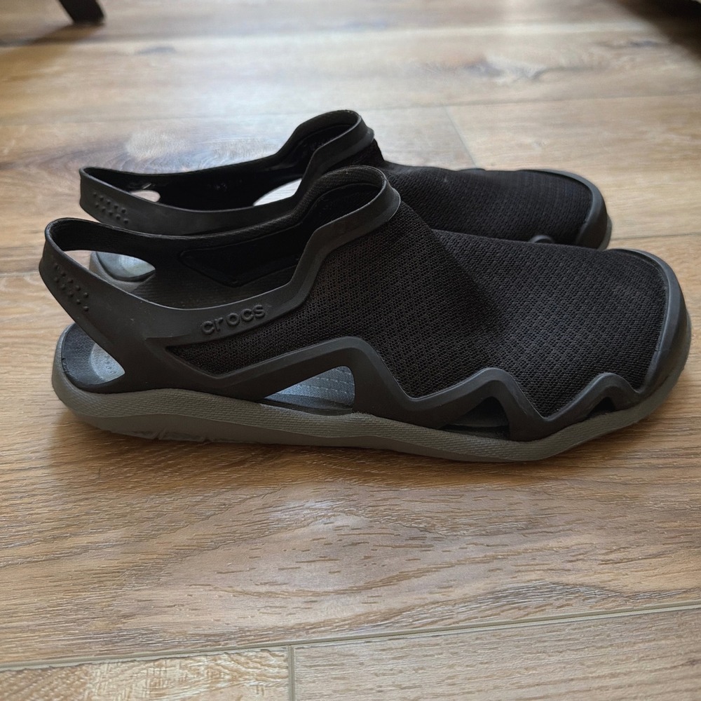 Crocs Swiftwater Mesh Deck Sandals Mens 8 Black Grey Water Shoes Fisherman Beach
